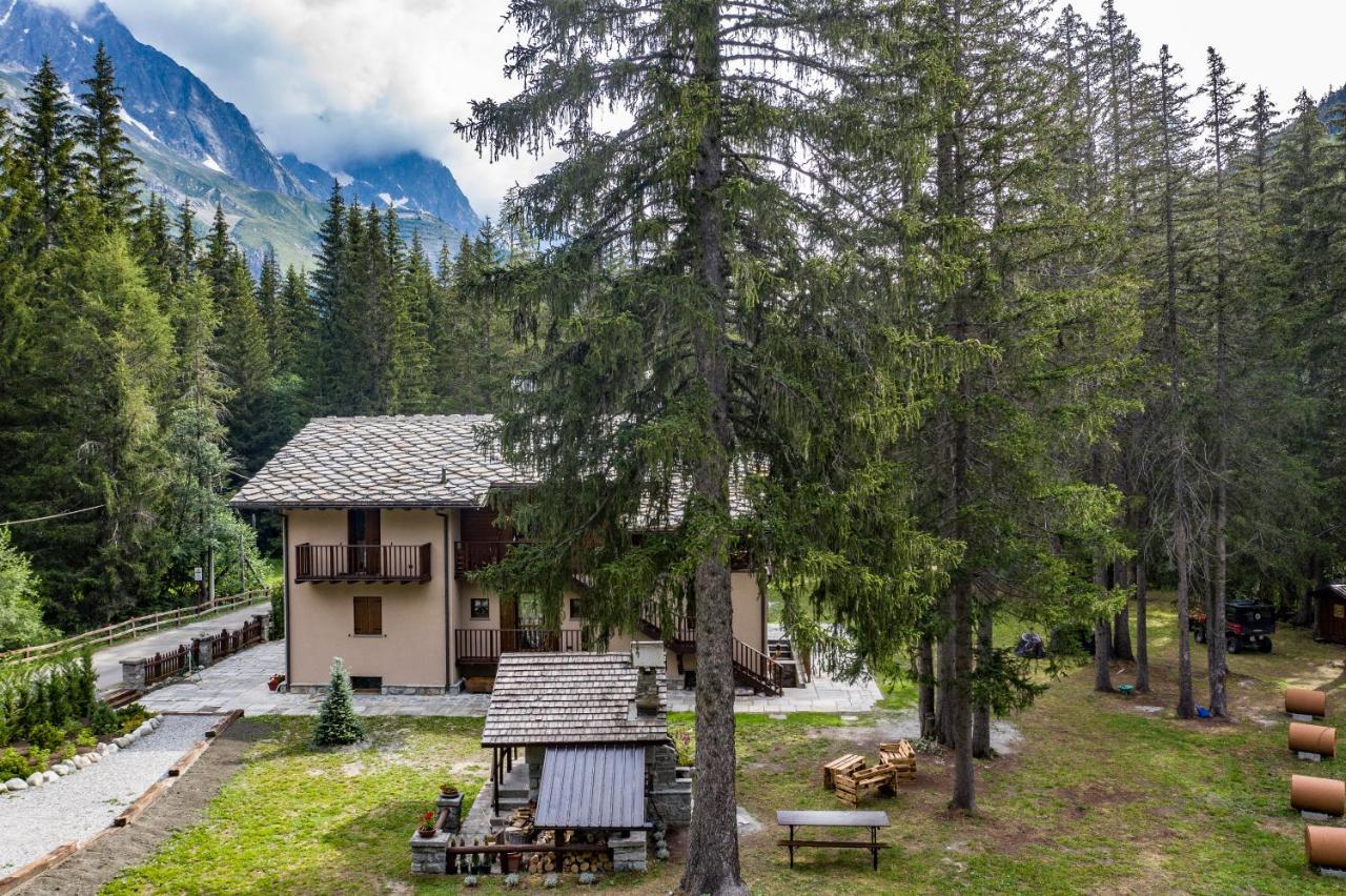 Wildhomes Wild Wolf Lodge Courmayeur Buitenkant foto