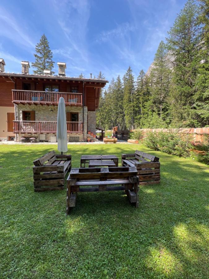 Wildhomes Wild Wolf Lodge Courmayeur Buitenkant foto